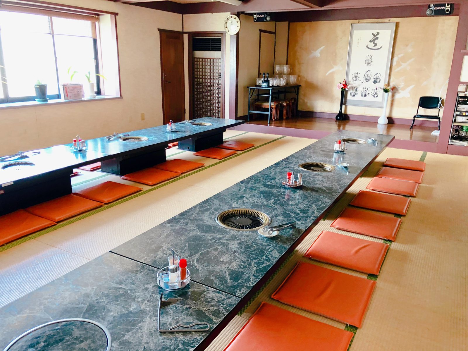 豊南焼肉 鶴の間。当店最大のお座敷宴会場で最大80名
